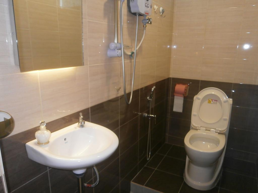 F.M Guesthouse Kampong Darat Tanah Puteh Luaran gambar